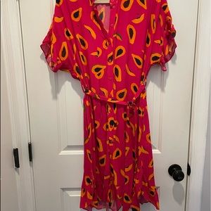 Super cute papaya print dress in an amazing rich pink